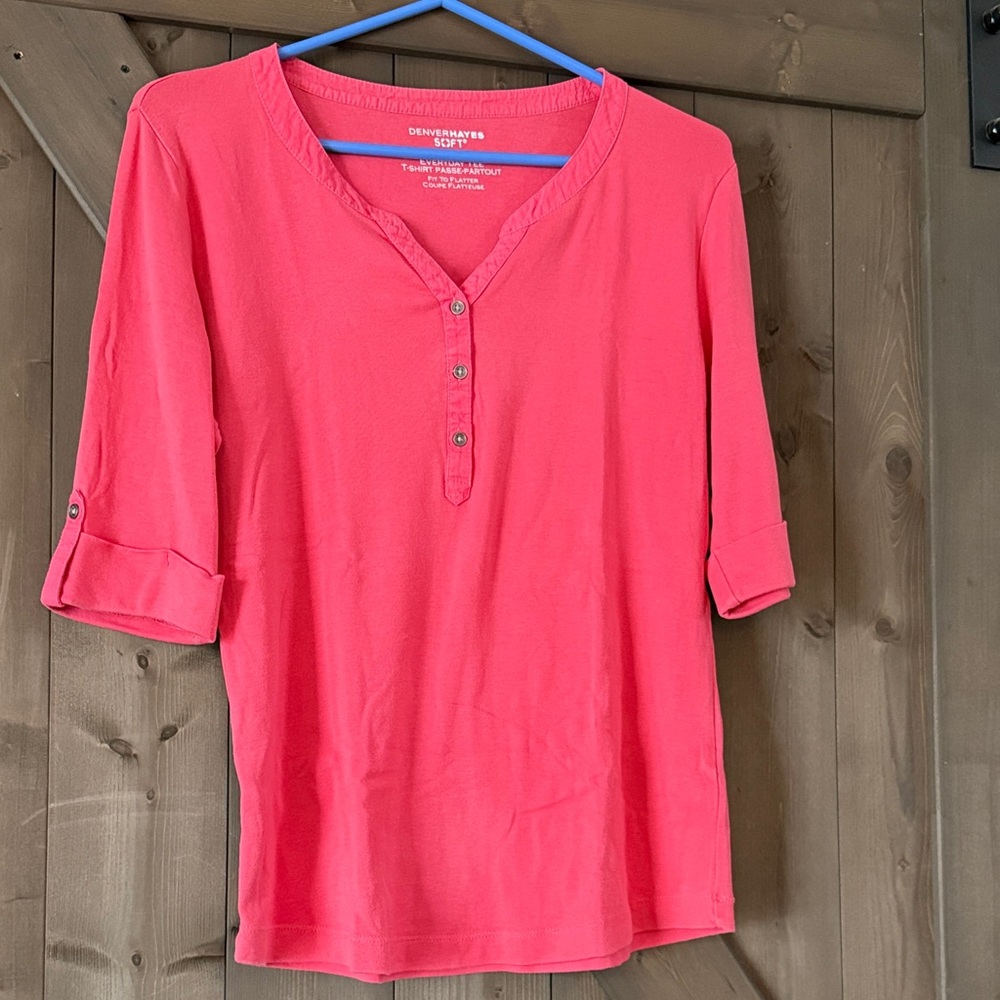 Denver Hayes Women's Coral Buttoned Long Sleeve Tee